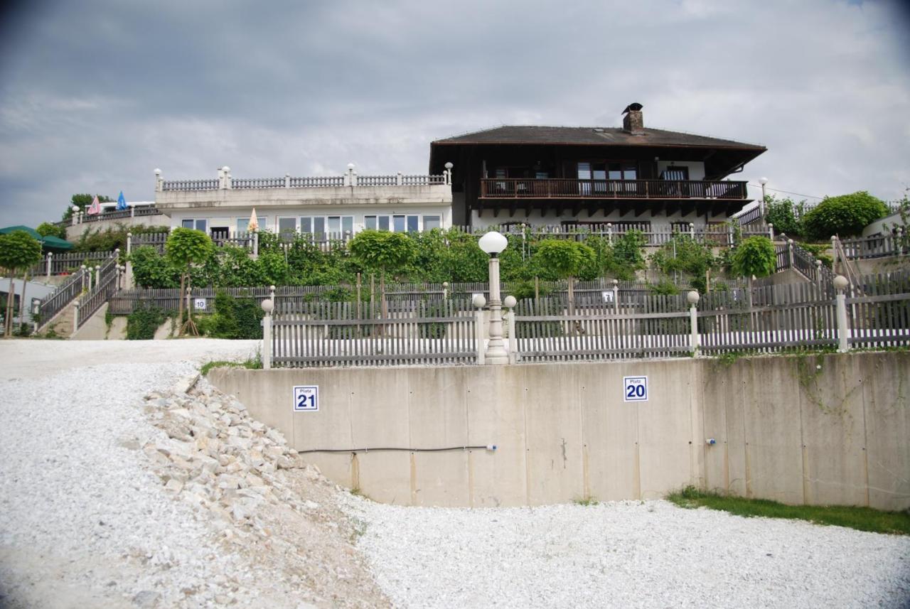 Naturpark-.Weinbergferienhaus คิทเซค อิม เซาซาล ภายนอก รูปภาพ