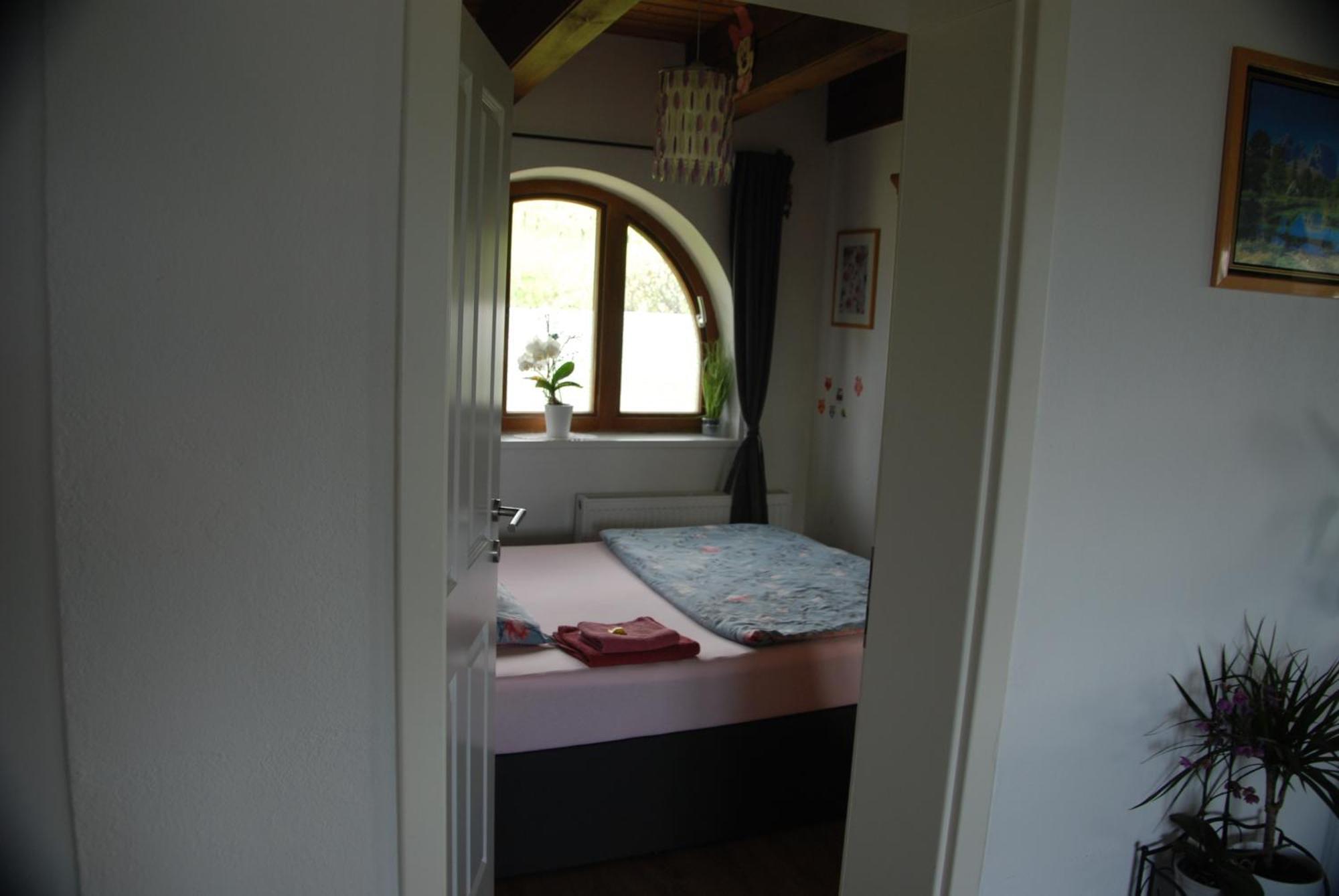 Naturpark-.Weinbergferienhaus คิทเซค อิม เซาซาล ภายนอก รูปภาพ